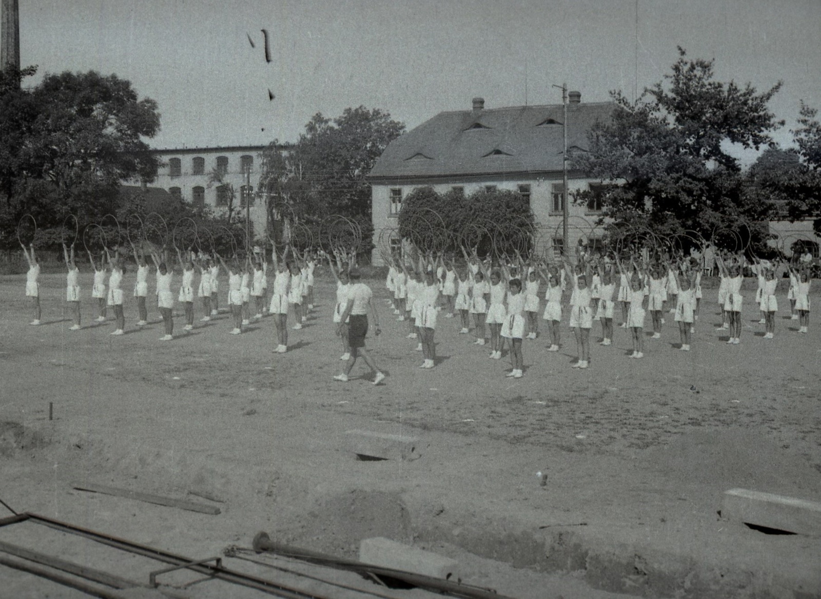 Sokol Varnsdorf: děvčata, 1948. (zdroj: Serbski kulturny archiw, Budyšin/​Sorbisches Kulturarchiv, Bautzen)